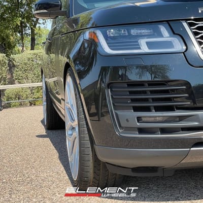 24 inch Vossen HF-2 in Silver Machined Face on a 2021 Land Rover Range Rover