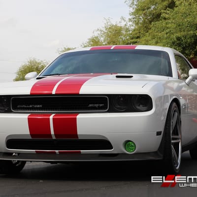 Lorenzo WL197 Gunmetal/Machined on 2010 Dodge Challenger SRT8 w/ Specs