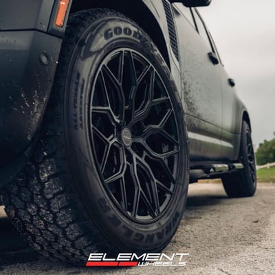 20 inch Vossen HF-2 Gloss Black on a 2022 Land Rover Defender