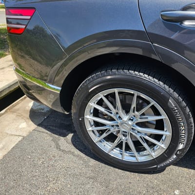 20 inch Variant Rian in Chrome Powdercoated on a 2021 Genesis GV80