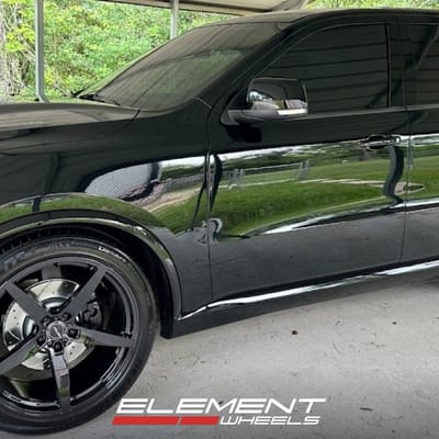 22 Inch Velgen Classic5 V2 Gloss Black on a 2020 Dodge Durango