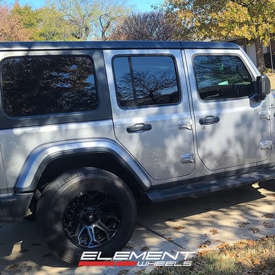 18 inch Fuel Off-Road Siege Gloss Black w/ Brushed Gloss Double Dark Tint D704 on a 2020 Jeep Wrangler JL