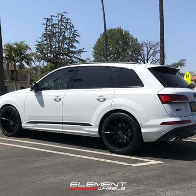22 inch Blaque Diamond BD-11 Gloss Black on a 2021 Audi SQ7