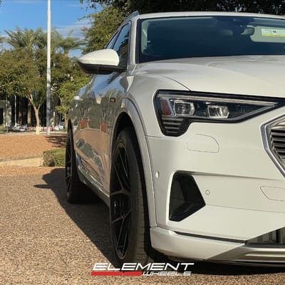 21 inch MRR FS06 in Gloss Black on a 2019 Audi E-Tron