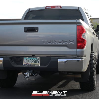 20 inch Level 8 Off-Road Slingshot Matte Black on a 2015 Toyota Tundra 2WD Crew Cab