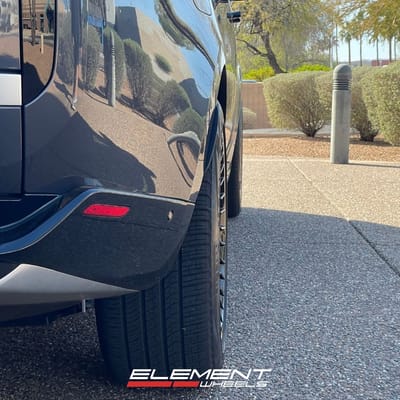 22 Inch Giovanna Tulum in Gloss Black on a 2023 Land Rover Range Rover