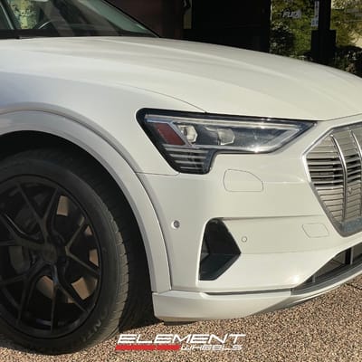 21 inch MRR FS06 in Gloss Black on a 2019 Audi E-Tron