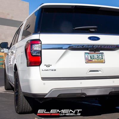 20 inch Helo HE918 Gloss Black on a 2020 Ford Expedition