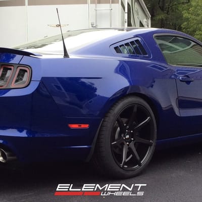 20 inch Staggered Black Di Forza BM-10 Matte Black on 2014 Ford Mustang GT (Brembo Brakes) w/ Specs