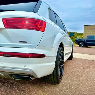 22 inch Rohana RFX11 in Gloss Black on a 2018 Audi Q7
