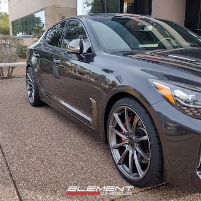 20 inch Staggered Ace Alloy AFF05 in Space Grey on a 2022 Kia Stinger GT