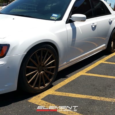 22 inch Staggered Vossen VFS2 Matte Bronze on 2014 Chrysler 300 SRT8 w/ Specs
