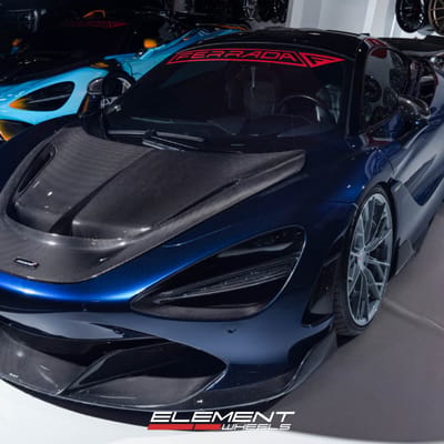 20 Staggered Ferrada FR11 Storm Gray on a 2023 McLaren 720s