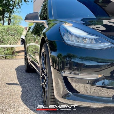 20 inch F1R FS3 in Gloss Black on 2018 Tesla Model 3