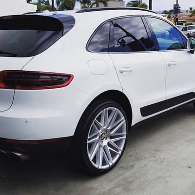 20 inch Element EL10 Silver w/ Machined Face on 2016 Porsche Macan S