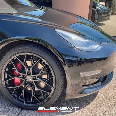 20 inch F1R FS3 in Gloss Black on 2018 Tesla Model 3