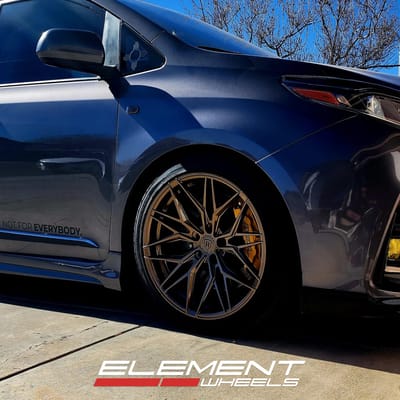 20 inch Rohana RFX17 in Gloss Bronze on a 2019 Toyota Sienna