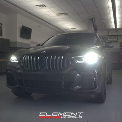 Staggered 22 Inch Gianelle Verdi in Gloss Black on 2022 BMW X6 M50i