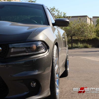 20 inch Staggered Ferrada FR2 Silver w/Machined Face Wheels on 2009 Dodge Charger 392 w/ Specs