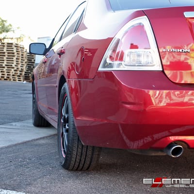 17x7 Drag DR-31 Flat Black W/Red Stripe on a 2009 Ford Fusion w/ Specs
