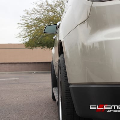 20 inch Milanni 460 Bel Air 6 Chrome w/ Gloss Black Inserts wheels on 2015 GMC Acadia w/ Specs