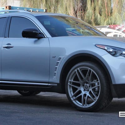 22x10.5 Forgestar F14 Gloss Gunmetal on a 2017 Infiniti QX70 w/ Specs