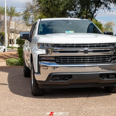 18 inch Raceline 156C Surge in Chrome on a 2021 Chevrolet Silverado 1500