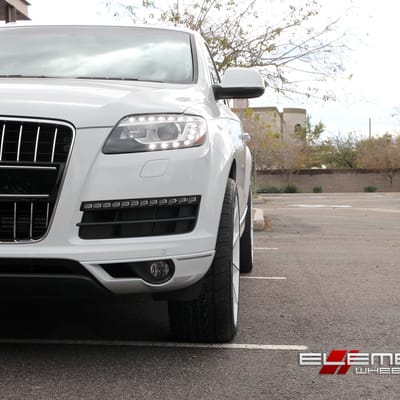 22x10 Lexani CSS10 Custom Painted on 2014 Audi Q7 w/ Specs