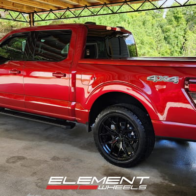 22x9.5 Vossen HF6-4 Gloss Black (Hybrid Forged) on 2021-2025 Ford F-150