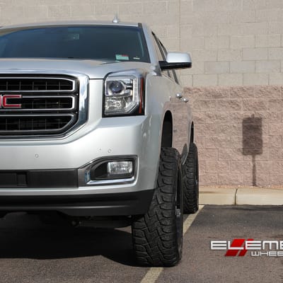 22 inch XD825 Black Milled on 2016 Yukon 6 inch lift w/ Specs