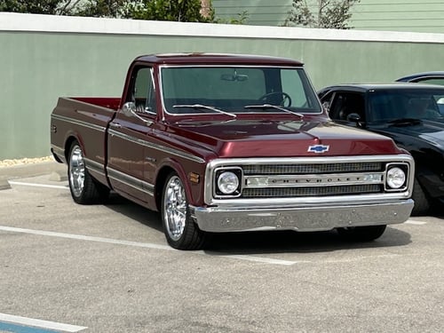 Staggered 20 inch Ridler 650 in Chrome on a 1969 Chevrolet C10