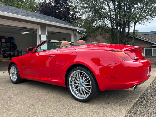 Staggered18/19 inch MRR GT1 in Hyper Silver on a 2005 Lexus SC 430