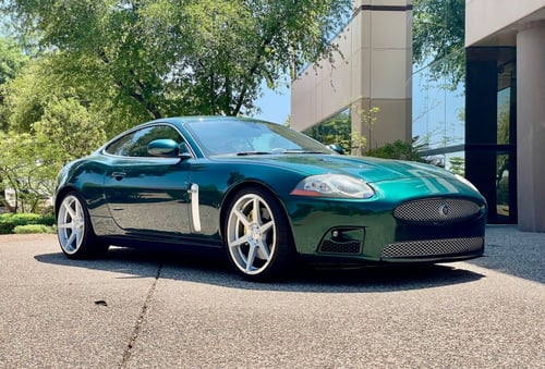 20 inch Staggered Ace Alloy AFF06's in Liquid Silver on a 2007 Jaguar XKR