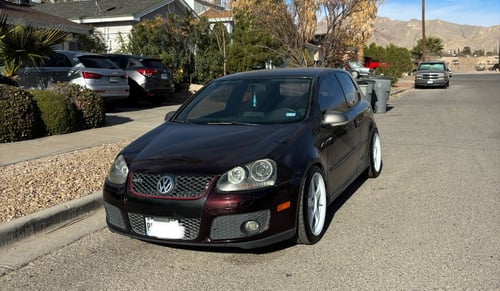 18 inch AVID 1 AV-42 in Matte White on a 2008 Volkswagen Golf GTI
