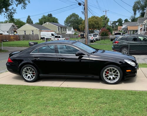 18 inch Staggered VMR V710's in Hyper Silver on a 2009 Mercedes-Benz CLS 550