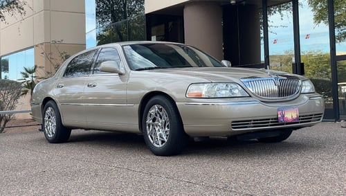 17 Inch Mazzi Freestyle 377's in Chrome on a 2011 Lincoln Town Car