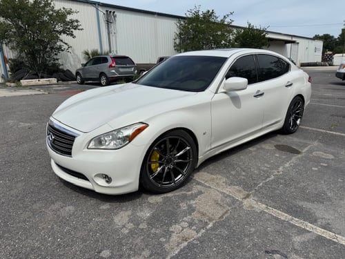 Staggered 20 inch Ace Alloy AFF05 in Black Chrome on an Infiniti M37