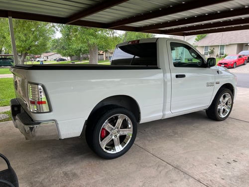 22 inch Dodge Ram RT Replica Wheel Chrome FR69 on a 2014 Dodge Ram 1500