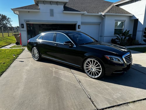 22 inch Staggered Avant Garde M615's in Silver Machined on a 2014 Mercedes Benz S-Class