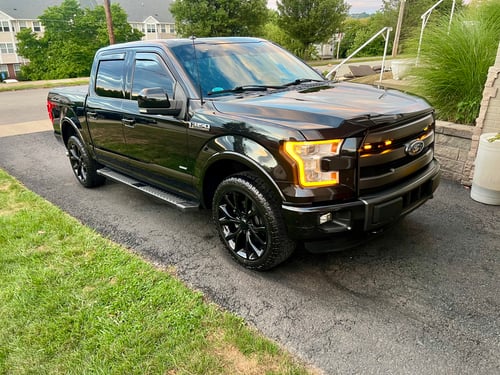 22x9.5 OE Concepts Replica 2018 Ford Platinum in Gloss Black FD05 on a 2015 Ford F-150