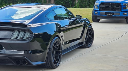 20 inch Staggered Variant Zeno's in Gloss Black on a 2017 Shelby GT350