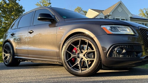 21 inch Vossen HF-5 in Matte Gunmetal on a 2017 Audi SQ5