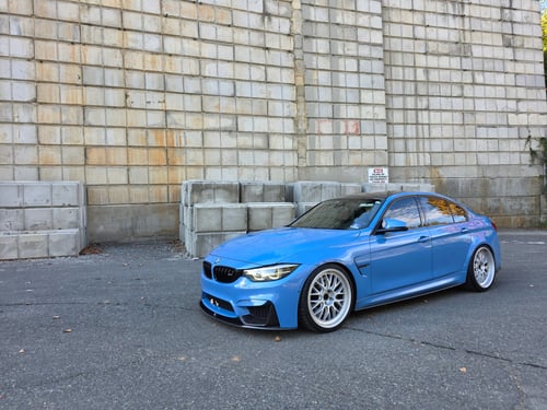 20 Staggered Fifteen52 Holeshot RSR in Radiant Silver on a 2018 BMW M3