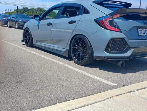 18 inch Dolce Performance Element's in Gloss Black on a 2018 Honda Civic Hatchback