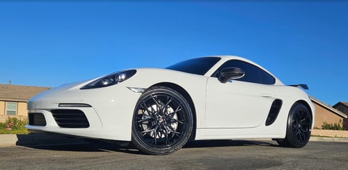 20 inch Staggered Savini SV.1 R03's in Gloss Black on a 2018 Porsche Cayman