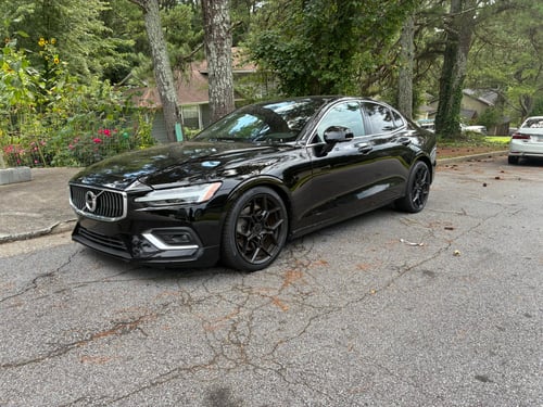 19 inch Blaque Diamond BD-F25 in Gloss Black on a 2019 Volvo S60