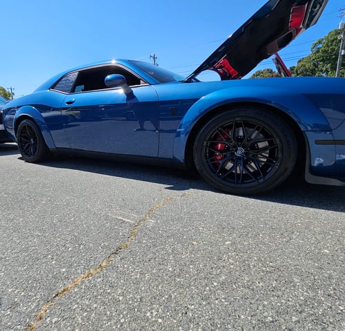 20 inch Rohana RFX17 in Gloss Black on a 2020 Dodge Challenger