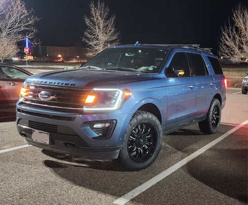 22 inch Fuel Off Road Sledge in Gloss Black on a 2020 Ford Expedition