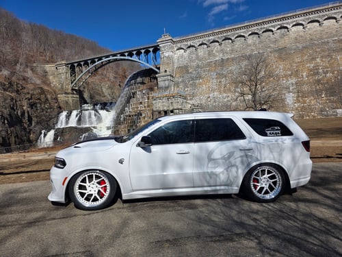22x10.5 Variant MNZ-3P Gloss White on 2021 Dodge Hellcat Durango