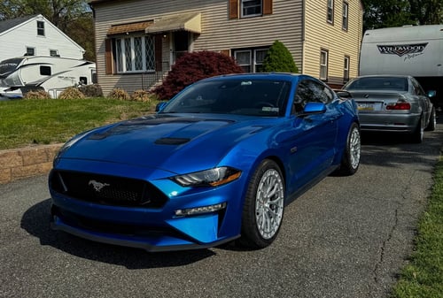 Staggered 20 inch Ferrada FR12 in Machine Silver on a 2021 Ford Mustang